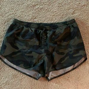 Old Navy Active “go-dry” Shorts Camo